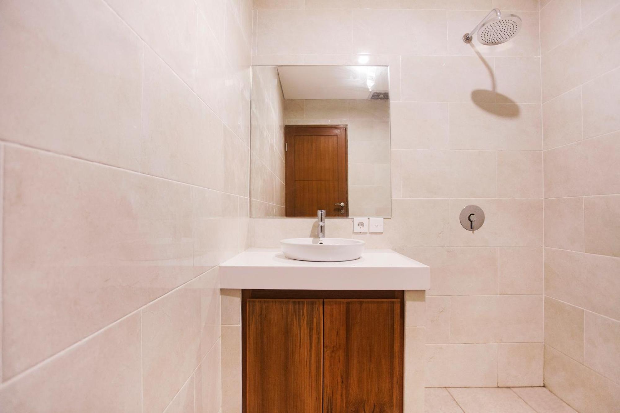 Sahadewa Suites Residence Kerobokan  Phòng bức ảnh